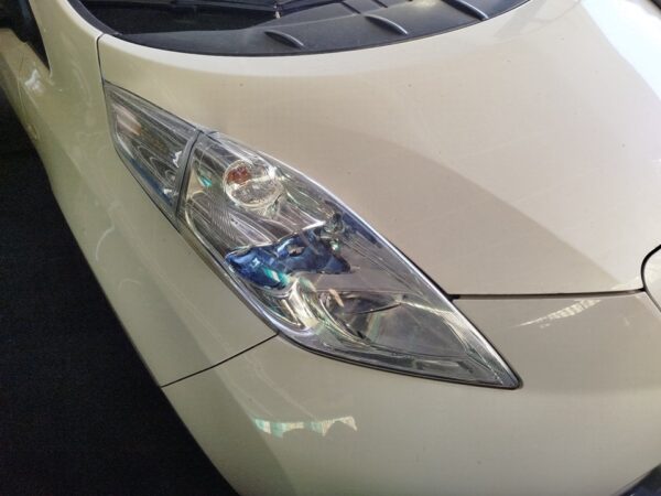 FARO DERECHO NISSAN LEAF (ZE0)