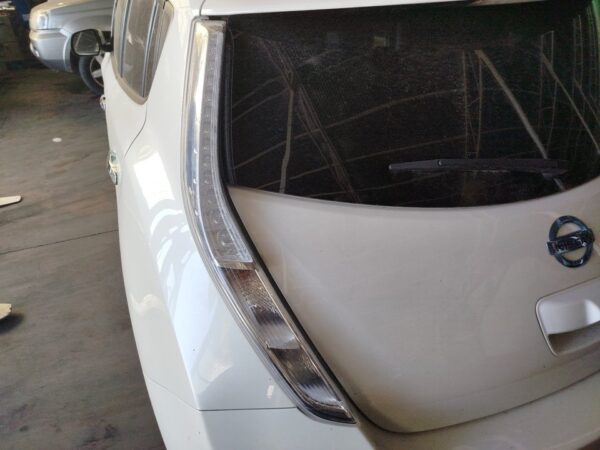 PILOTO TRASERO IZQUIERDO NISSAN LEAF (ZE0)