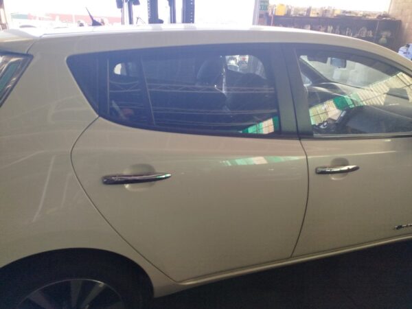 PUERTA TRASERA DERECHA NISSAN LEAF (ZE0)