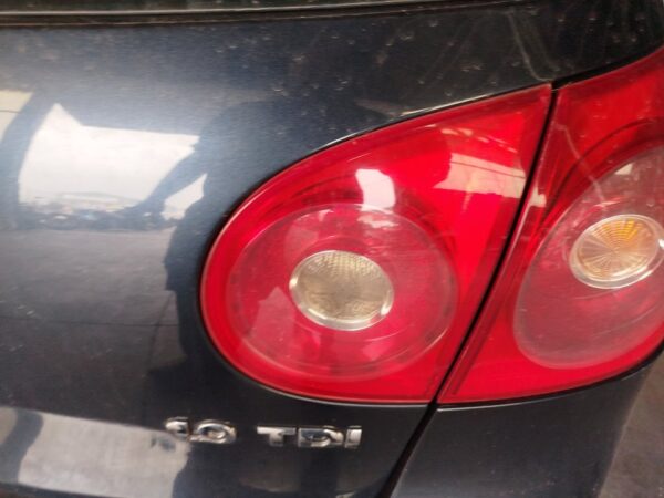 PILOTO TRASERO DERECHO INTERIOR VOLKSWAGEN GOLF V (1K1)(10.2003)