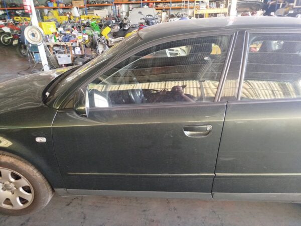 PUERTA DELANTERA IZQUIERDA AUDI A4 BERLINA (8E)