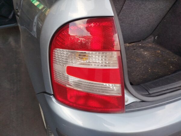 PILOTO TRASERO IZQUIERDO SKODA FABIA (6Y2/6Y3)