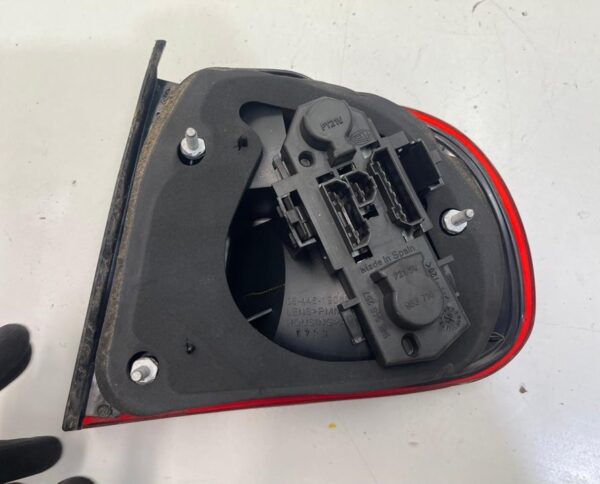 PILOTO TRASERO IZQUIERDO SEAT TOLEDO (1M2)