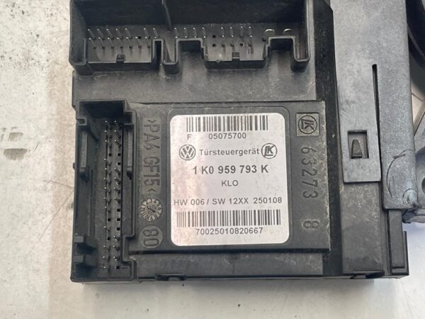 MOTOR ELEVALUNAS DELANTERO DERECHO VOLKSWAGEN TOURAN (1T2)