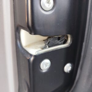 CERRADURA PUERTA DELANTERA DERECHA MITSUBISHI GRANDIS (NA0W)