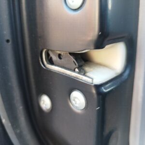 CERRADURA PUERTA DELANTERA IZQUIERDA MITSUBISHI GRANDIS (NA0W)