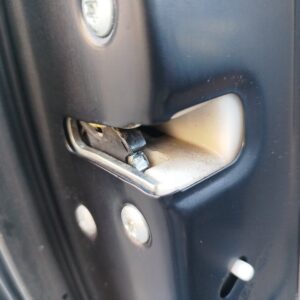 CERRADURA PUERTA TRASERA IZQUIERDA MITSUBISHI GRANDIS (NA0W)
