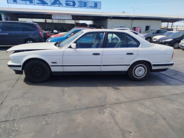 PUERTA DELANTERA DERECHA BMW SERIE 5 BERLINA (E34) - Imagen 4