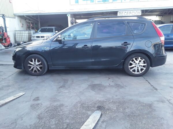 PUERTA TRASERA DERECHA HYUNDAI I30 CW (GDH) - Imagen 2
