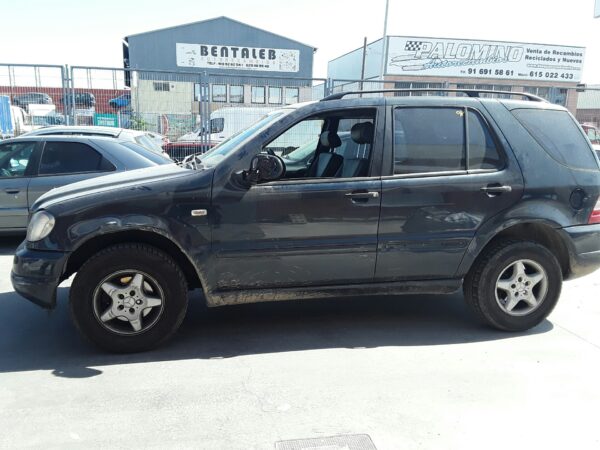 FARO DERECHO MERCEDES-BENZ CLASE ML (BM 163) - Imagen 4