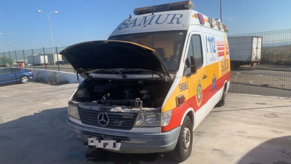 RETROVISOR DERECHO MERCEDES-BENZ SPRINTER COMBI (901-903) - Imagen 2