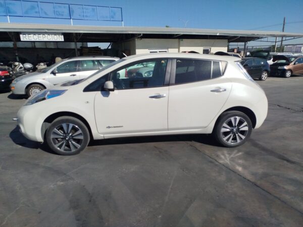 PILOTO TRASERO IZQUIERDO NISSAN LEAF (ZE0) - Imagen 2