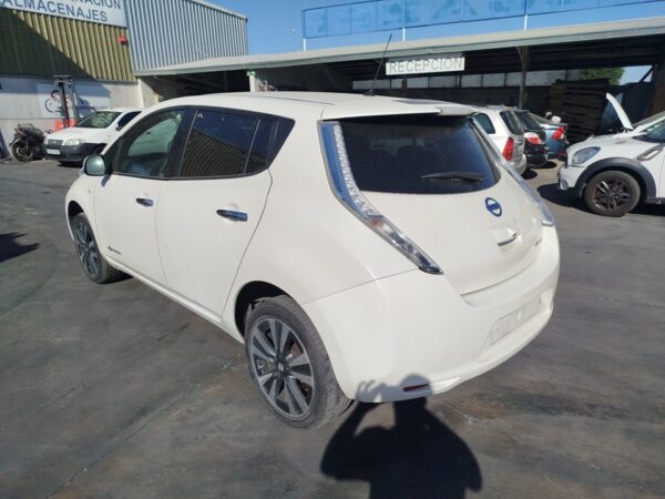 CAPO NISSAN LEAF (ZE0) - Imagen 5