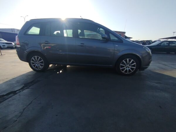 PARAGOLPES TRASERO OPEL ZAFIRA B - Imagen 3