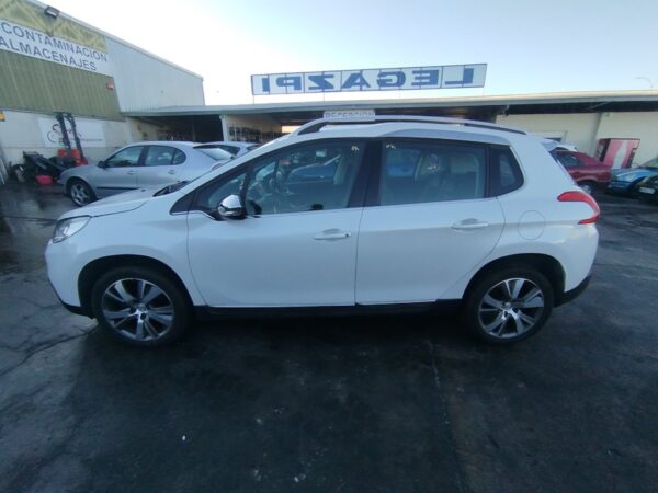 PILOTO TRASERO IZQUIERDO INTERIOR PEUGEOT 2008 - Imagen 3