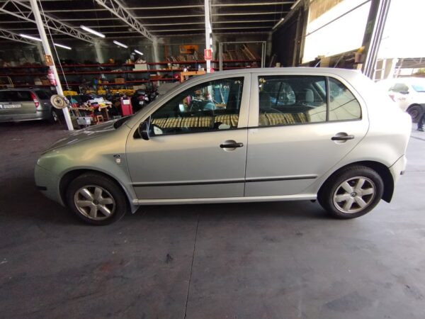 PARAGOLPES DELANTERO SKODA FABIA (6Y2/6Y3) - Imagen 4