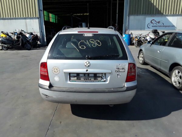 PILOTO TRASERO DERECHO SKODA OCTAVIA BERLINA (1U2) - Imagen 4