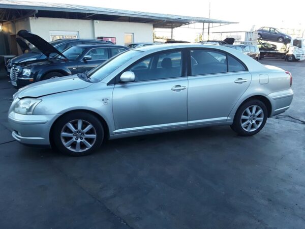 FARO DERECHO TOYOTA AVENSIS BERLINA (T25) - Imagen 3