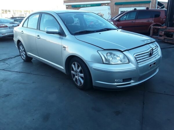 FARO DERECHO TOYOTA AVENSIS BERLINA (T25) - Imagen 4