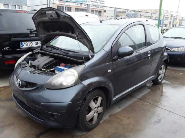 PILOTO TRASERO DERECHO TOYOTA AYGO (KGB/WNB) - Imagen 2
