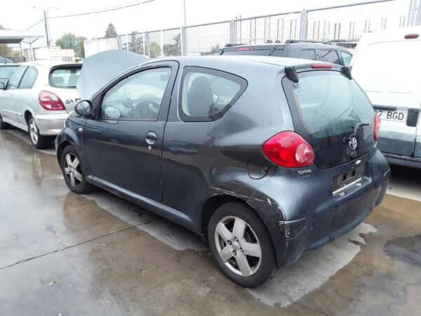PILOTO TRASERO DERECHO TOYOTA AYGO (KGB/WNB) - Imagen 3