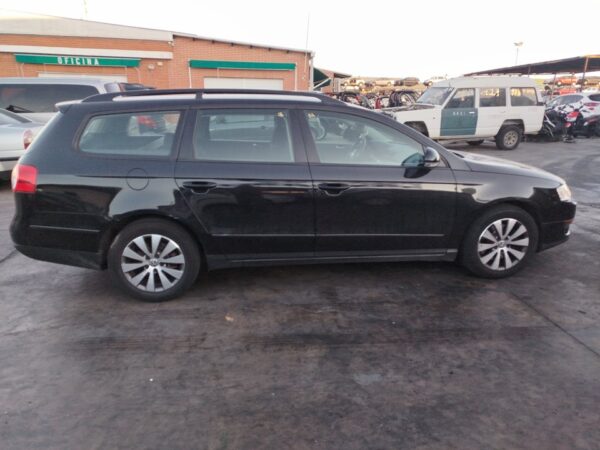 PILOTO TRASERO DERECHO VOLKSWAGEN PASSAT VARIANT (3C5) - Imagen 3