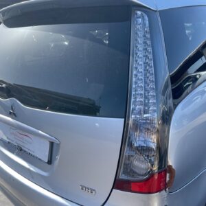 PILOTO TRASERO DERECHO MITSUBISHI GRANDIS (NA0W)