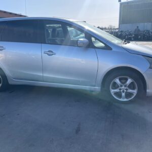 PUERTA DELANTERA DERECHA MITSUBISHI GRANDIS (NA0W)