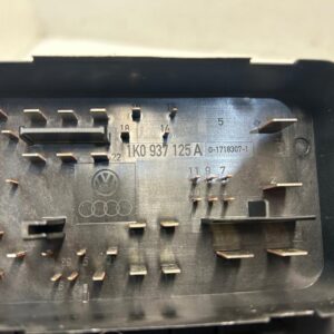 CAJA RELES / FUSIBLES AUDI A3 (8P1)