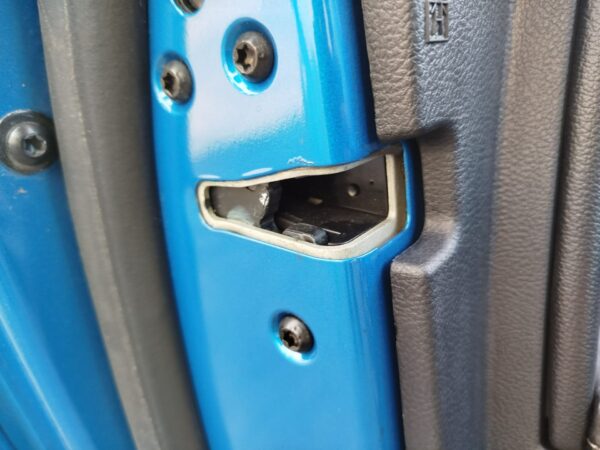 CERRADURA PUERTA TRASERA IZQUIERDA FORD