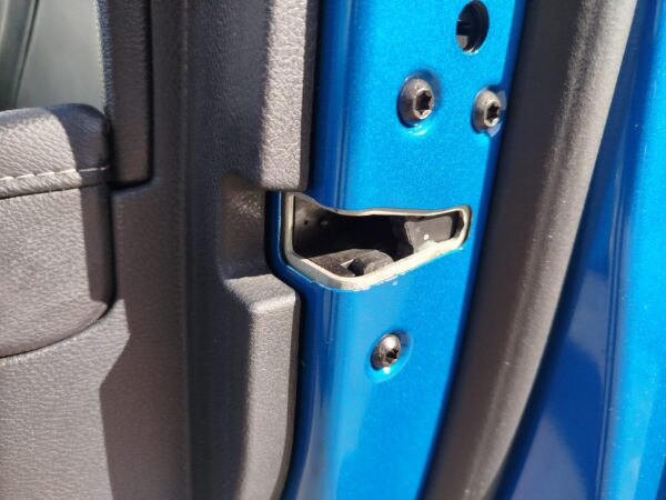 CERRADURA PUERTA TRASERA DERECHA FORD