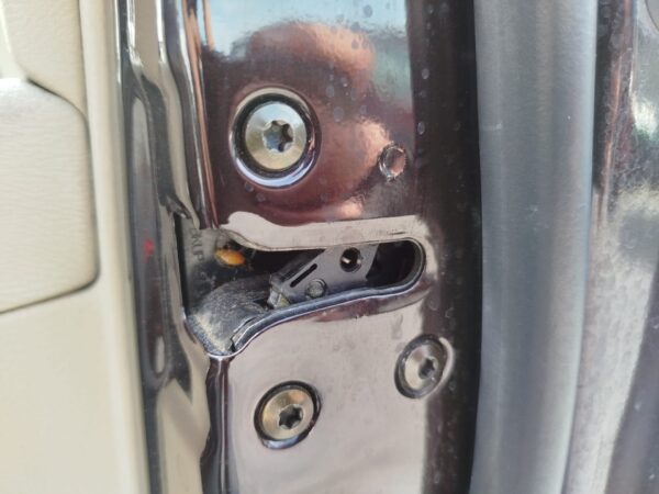 CERRADURA PUERTA DELANTERA DERECHA HYUNDAI SANTA FE (CM)