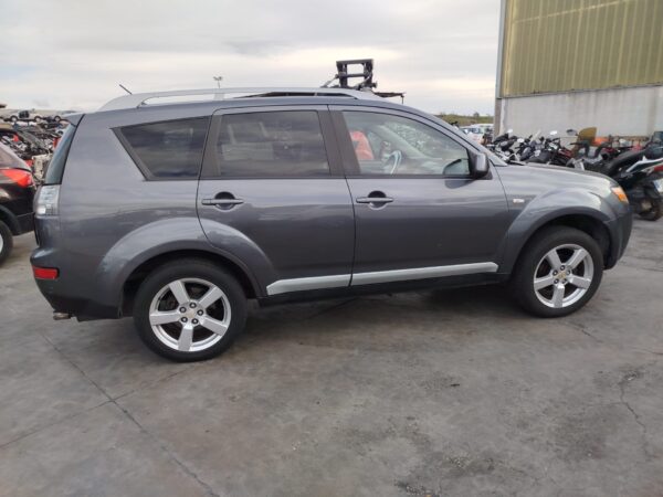 PILOTO TRASERO IZQUIERDO MITSUBISHI OUTLANDER (CW0) - Imagen 3