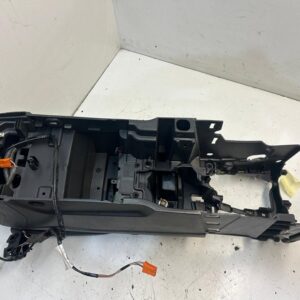 APOYABRAZOS CENTRAL FORD FOCUS BERLINA (CB8)