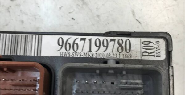 CAJA RELES / FUSIBLES PEUGEOT 207