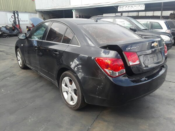 CONDENSADOR / RADIADOR  AIRE ACONDICIONADO CHEVROLET CRUZE - Imagen 4