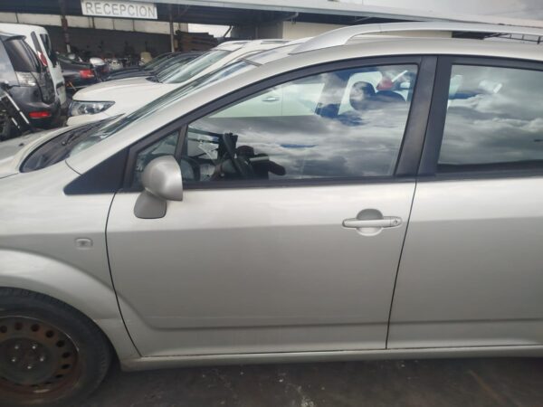 PUERTA DELANTERA IZQUIERDA TOYOTA COROLLA VERSO (R1)