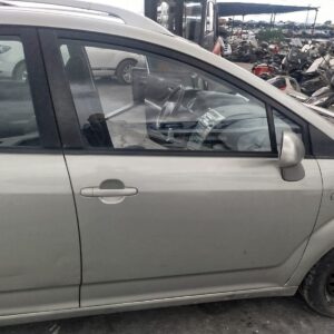 PUERTA DELANTERA DERECHA TOYOTA COROLLA VERSO (R1)