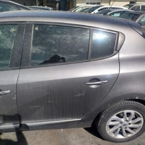PUERTA TRASERA IZQUIERDA RENAULT MEGANE III BERLINA 5P