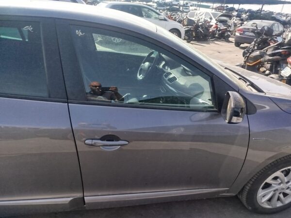 PUERTA DELANTERA DERECHA RENAULT MEGANE III BERLINA 5P