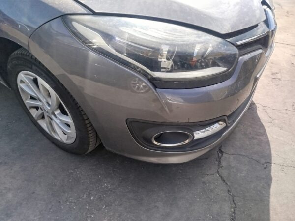 PARAGOLPES DELANTERO RENAULT MEGANE III BERLINA 5P