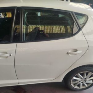 PUERTA TRASERA IZQUIERDA SEAT IBIZA BERLINA (6J5)