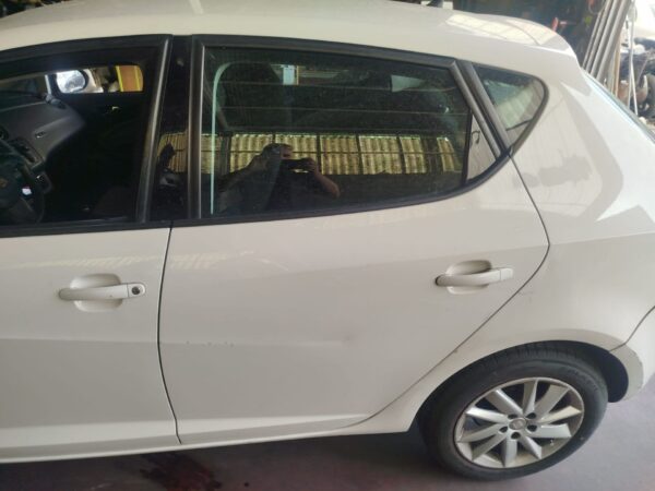 PUERTA TRASERA IZQUIERDA SEAT IBIZA BERLINA (6J5)