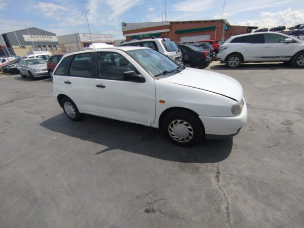 PARAGOLPES TRASERO SEAT IBIZA (6K1) - Imagen 2
