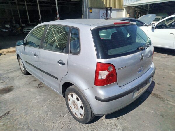 FARO DERECHO VOLKSWAGEN POLO IV (9N1)