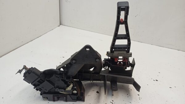 CERRADURA PUERTA DELANTERA DERECHA FORD FOCUS BERLINA (CB4)