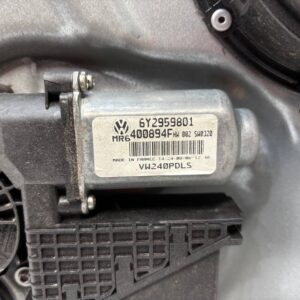 ELEVALUNAS DELANTERO DERECHO VOLKSWAGEN POLO IV (9N3)