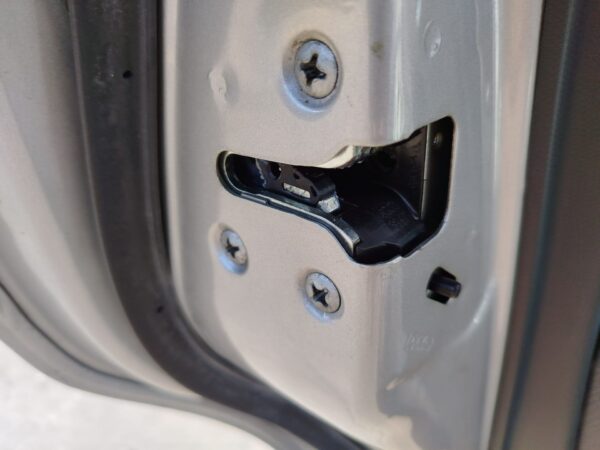 CERRADURA PUERTA TRASERA IZQUIERDA NISSAN MICRA (K12E)