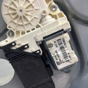 ELEVALUNAS DELANTERO DERECHO SEAT LEON (1M1)