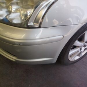 PARAGOLPES DELANTERO TOYOTA AVENSIS BERLINA (T25)